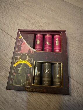 Wicked 6 great Flavored Lip Balm Set